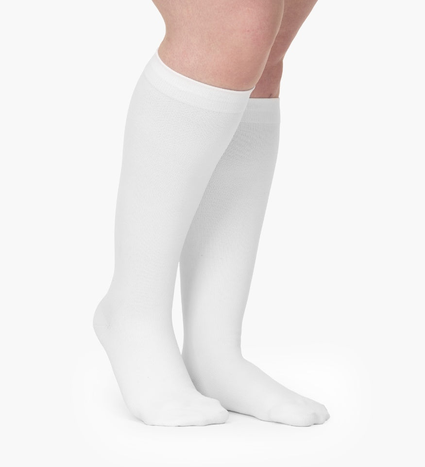 Everstride™ Advanced Wide Compression Socks For Pain Relief - M / White
